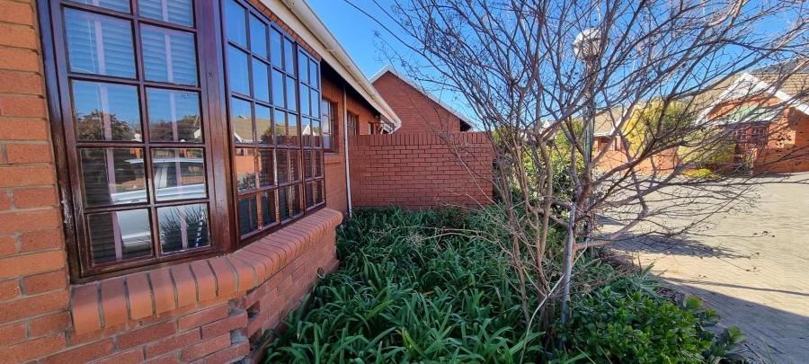 2 Bedroom Property for Sale in Heuwelsig Free State